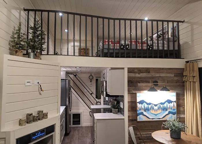 Cozy In A Fun Mini Resort!