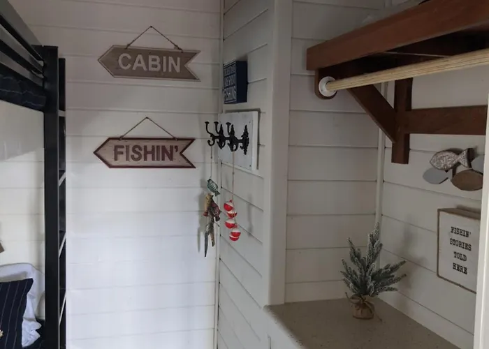 Cozy In A Fun Mini Resort! Ferienhaus