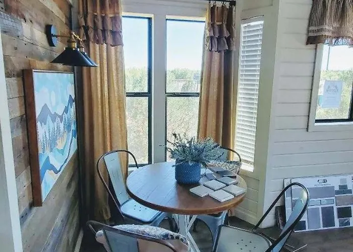 Cozy In A Fun Mini Resort! Ferienhaus *
